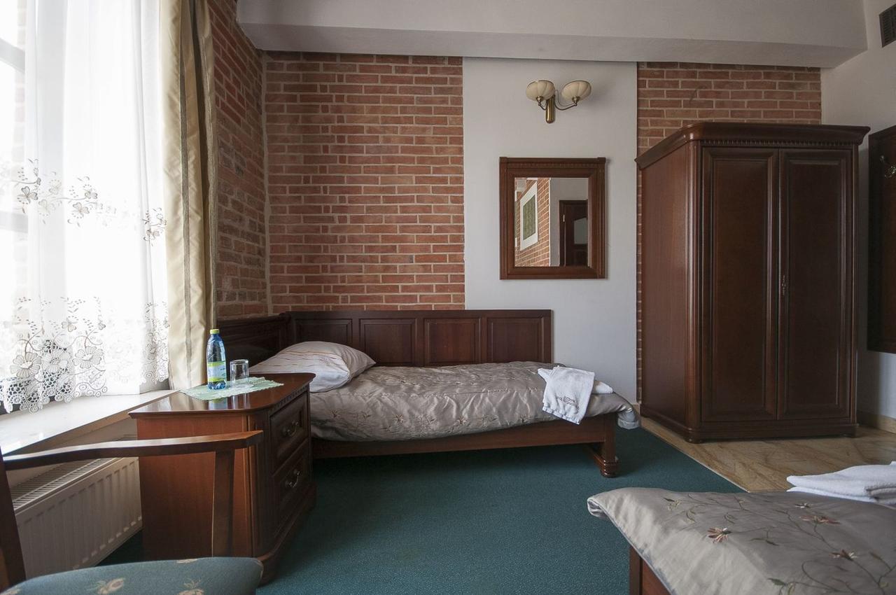 Hotel Restauracja Pod Parowozem Ostrowiec Świetokrzyski Exterior foto
