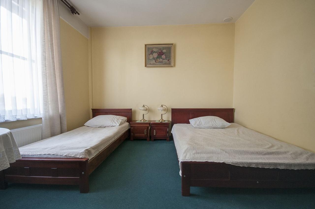 Hotel Restauracja Pod Parowozem Ostrowiec Świetokrzyski Exterior foto