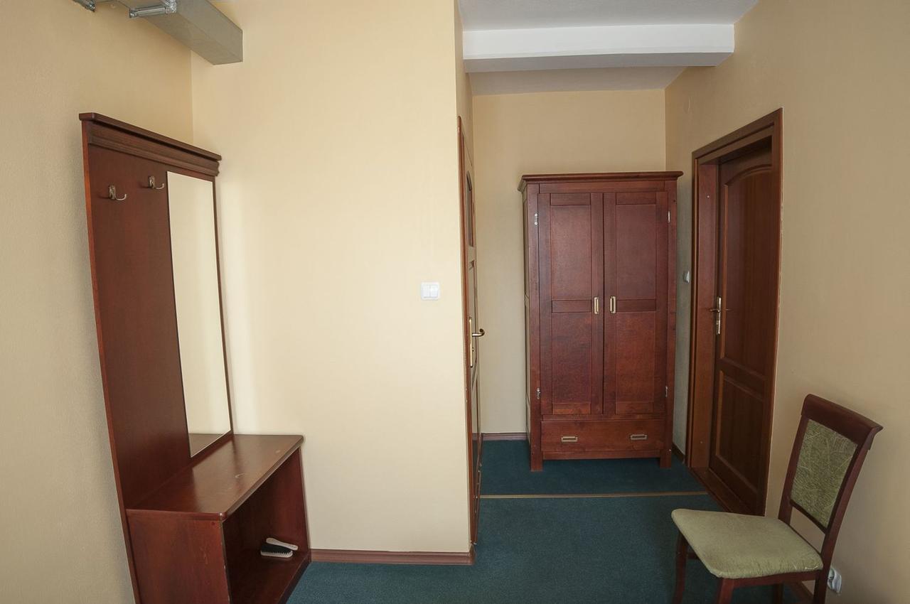 Hotel Restauracja Pod Parowozem Ostrowiec Świetokrzyski Exterior foto