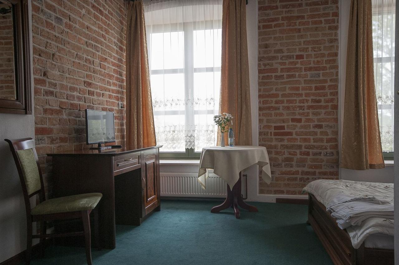 Hotel Restauracja Pod Parowozem Ostrowiec Świetokrzyski Exterior foto
