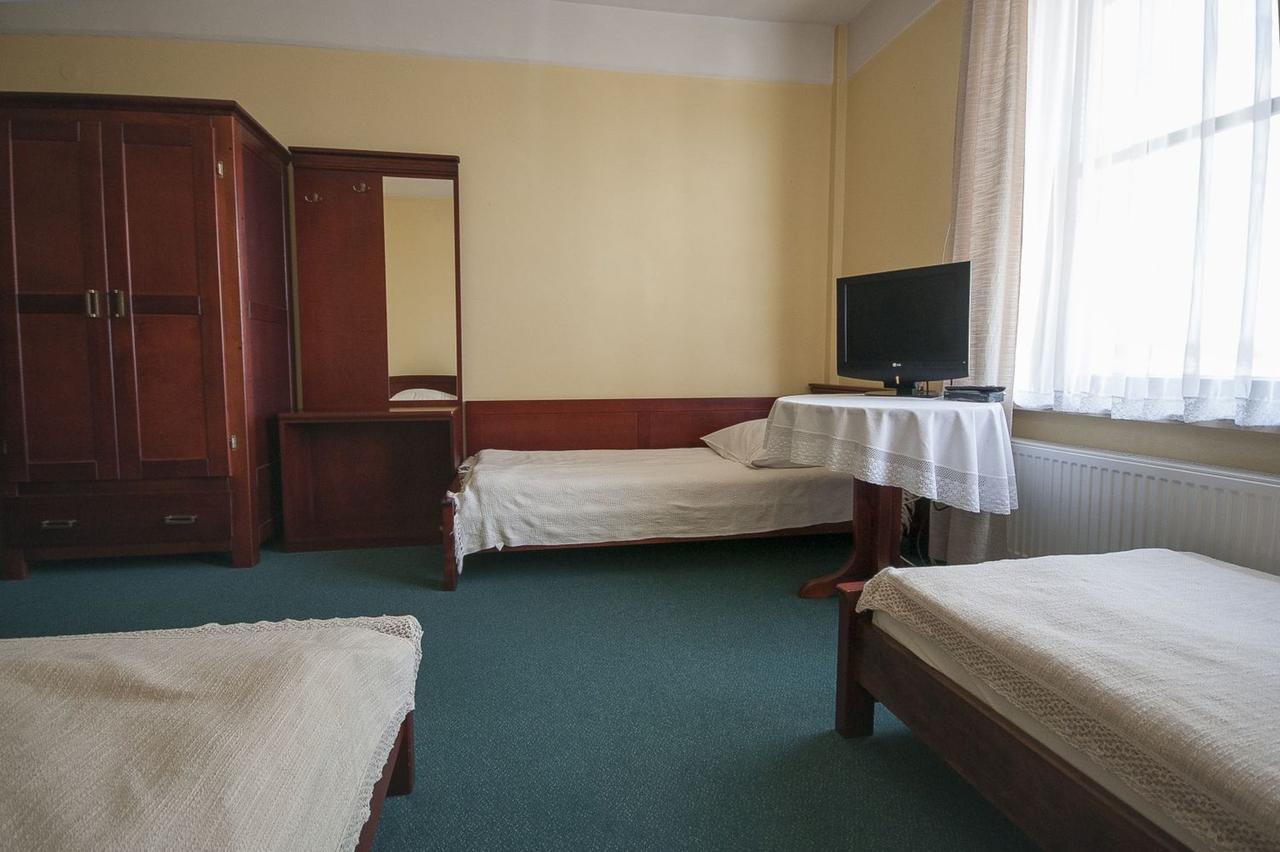 Hotel Restauracja Pod Parowozem Ostrowiec Świetokrzyski Exterior foto